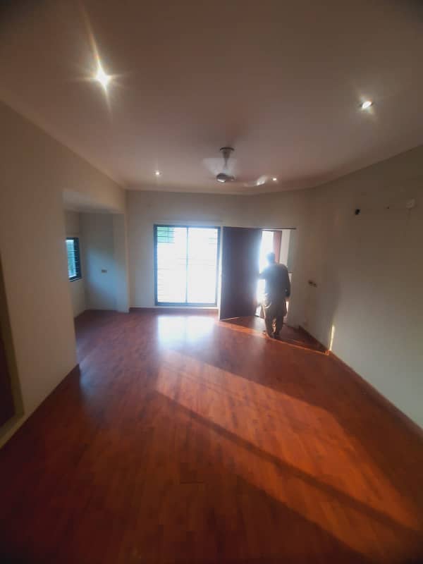 1 Kanal House 4 Beds, Marble Wooden Floors, Available For Rent In Y Block DHA Phase 3 1