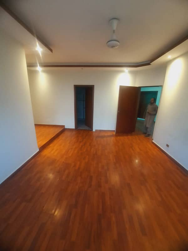 1 Kanal House 4 Beds, Marble Wooden Floors, Available For Rent In Y Block DHA Phase 3 11