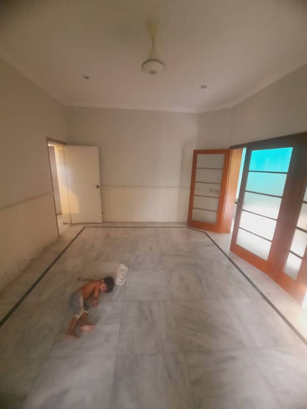 1 Kanal House 4 Beds, Marble Wooden Floors, Available For Rent In Y Block DHA Phase 3 17