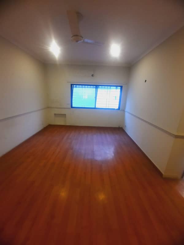 1 Kanal House 4 Beds, Marble Wooden Floors, Available For Rent In Y Block DHA Phase 3 22