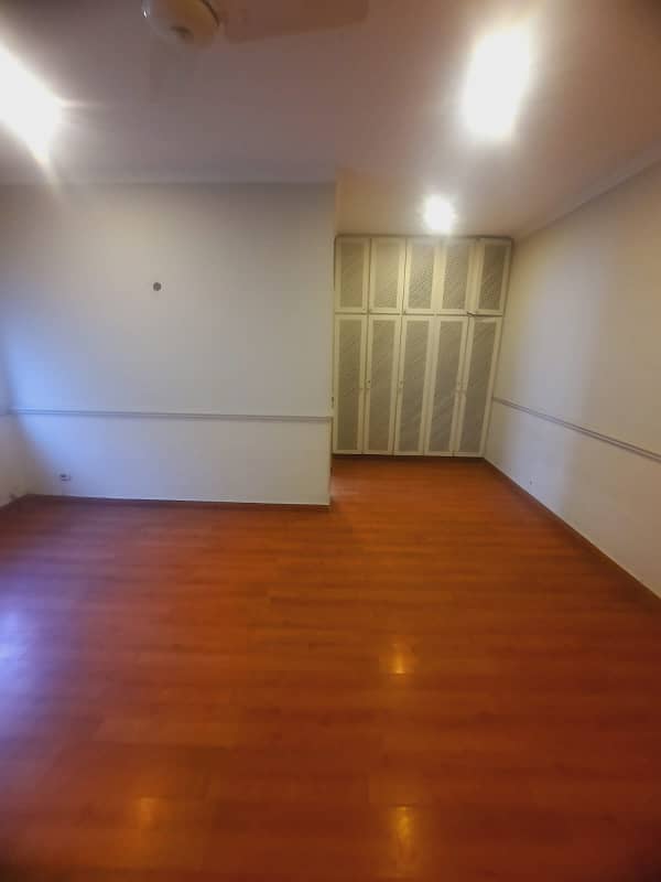 1 Kanal House 4 Beds, Marble Wooden Floors, Available For Rent In Y Block DHA Phase 3 24