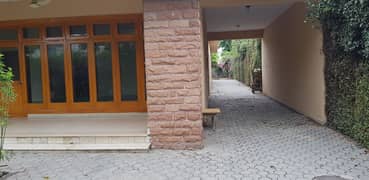 3 Kanal Old House On Best Location 0