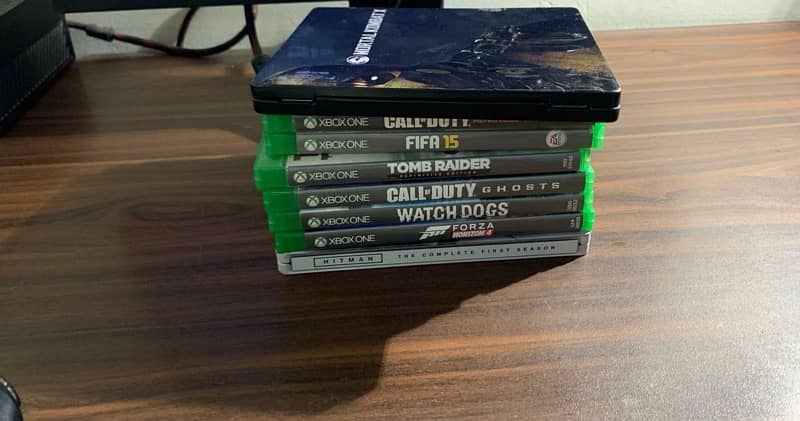 Xbox One 8 CDs disks. (used) 0