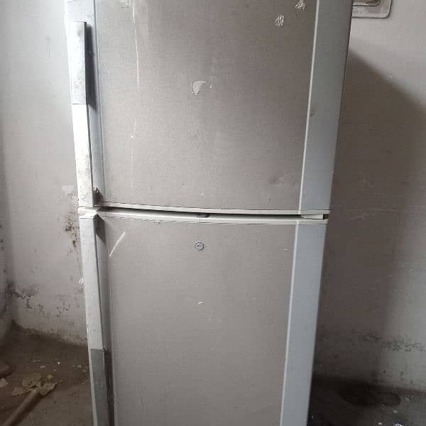 Dawlance medium sized fridge good condition 0