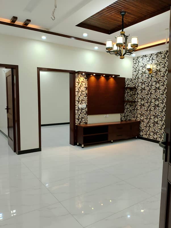 10 Marla Full Spanish House Available For Rent In Tulip Overseas Block Park View City Lahore 6