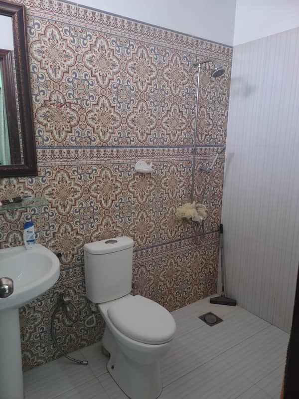 400 Sq. yards. Neat and Clean House (Ground Floor) is available for Rent in Gulshan-e-Maymar 8