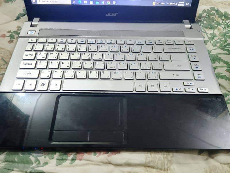 Acer aspire original laptop for urgent sale 0