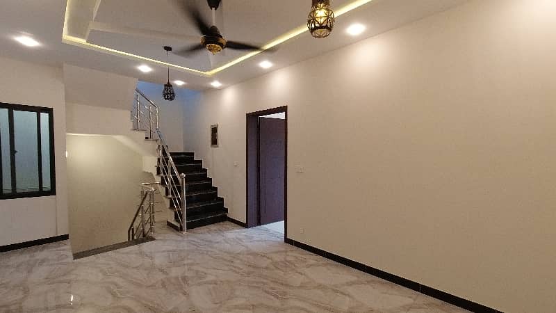 Prime Location House Of 5 Marla Is Available In Contemporary Neighborhood Of Formanites Housing Scheme 12