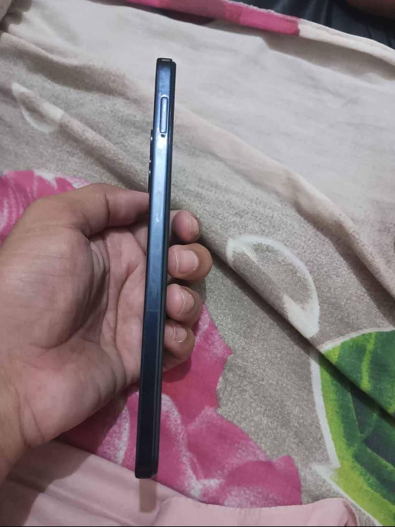 Tacno Camon 19 Neo mobile back cover nd charger 3