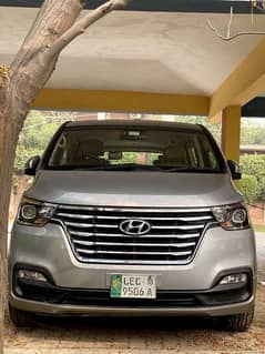 Rent a car,11 seater Hyundai Grand Starex with driver per day rent 10k