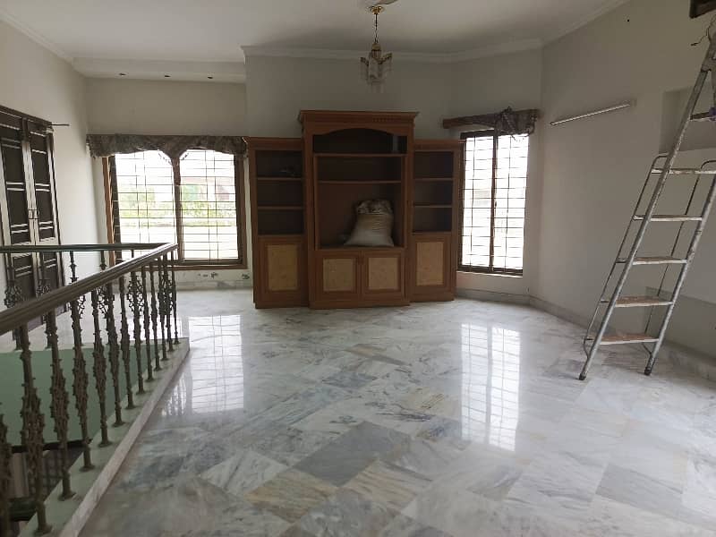 Complete 1 Kanal Neat House Available For RENT 11