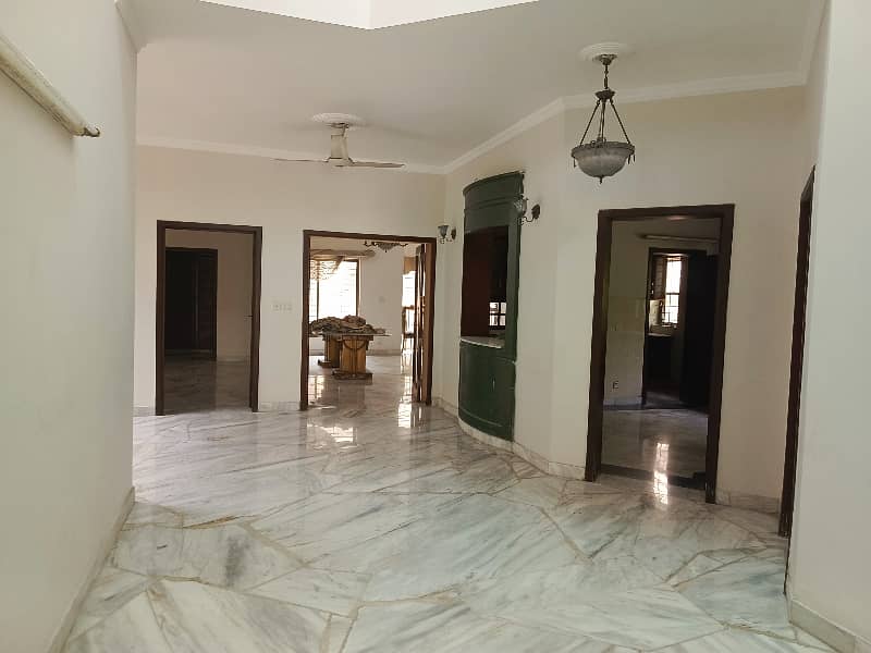 Complete 1 Kanal Neat House Available For RENT 20