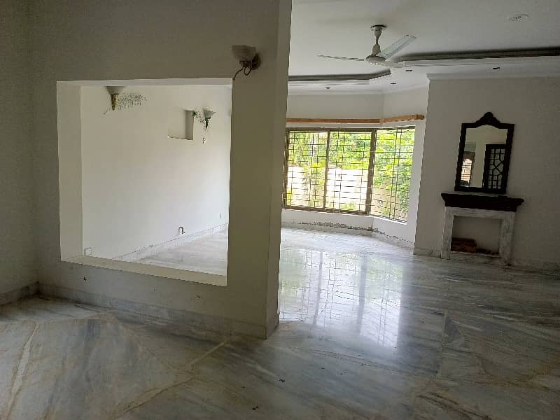 Complete 1 Kanal Neat House Available For RENT 21