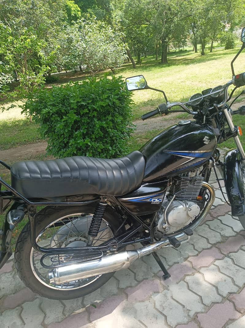 Suzuki GS 150 2015 6