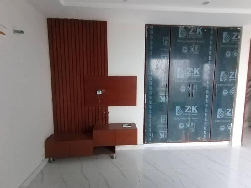 A Beautiful For Rent Designer Brand New Luxury Stylish Studio Non Furnished Apartment On Vip Location Close To Park In Bahria Town Lahore 2