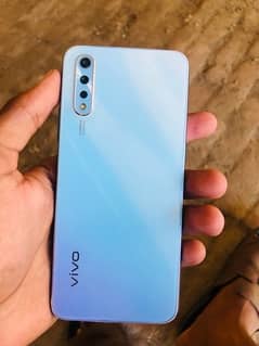 Vivo S1 dual pta ha. Memory 6/128 ha. With box ha.