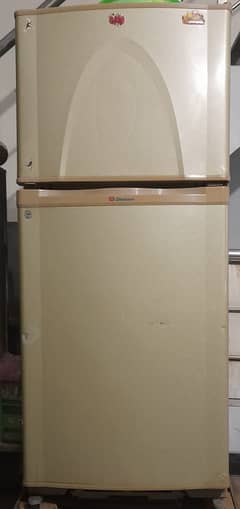 Dowlance Medium size Fridge