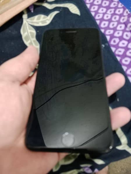 apple iphone 7plus 128gb non-pta in good condition 2