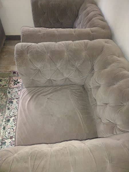 used 7 seater sofa set in reasonable price 2