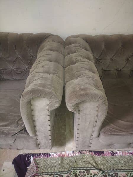 used 7 seater sofa set in reasonable price 9