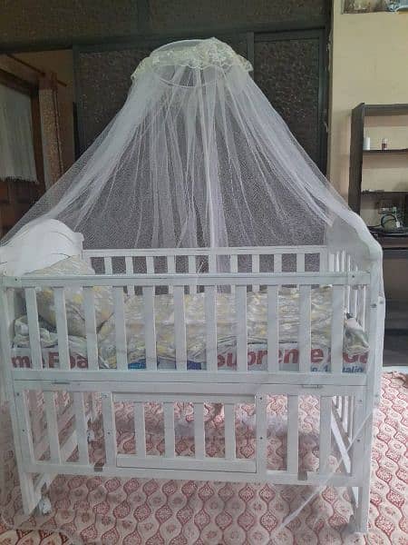 Tinnies cot with matress 0