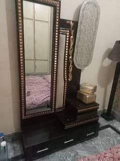 dressing table