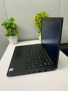 Dell latitude E7280
Core i5
7th generation
8GBRAM 256Gb ssd 100%