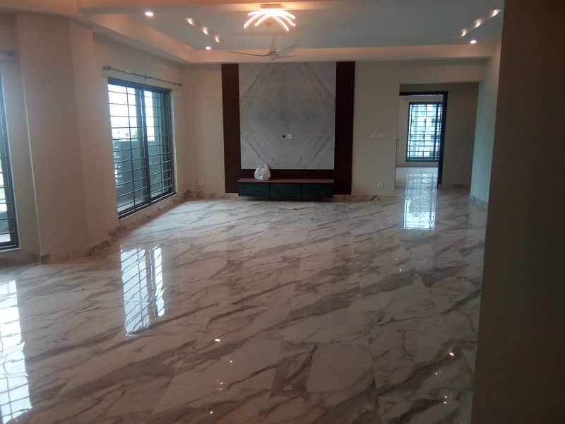 10 Marla Brand New 4th Floor Apartment For Rent In Askari 11 1