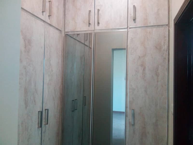 10 Marla Brand New 4th Floor Apartment For Rent In Askari 11 5