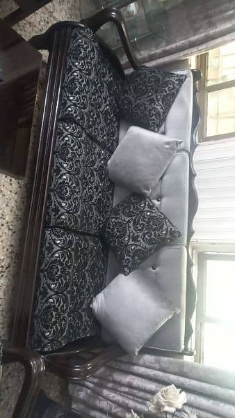 Fresh and new condition 5 seater sofa set 1