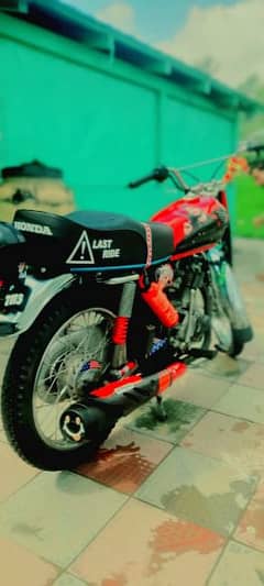 Honda 125 lush condition Engine b ok ha Documents sary clear ha