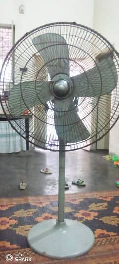 floor fan in 10/10 condition