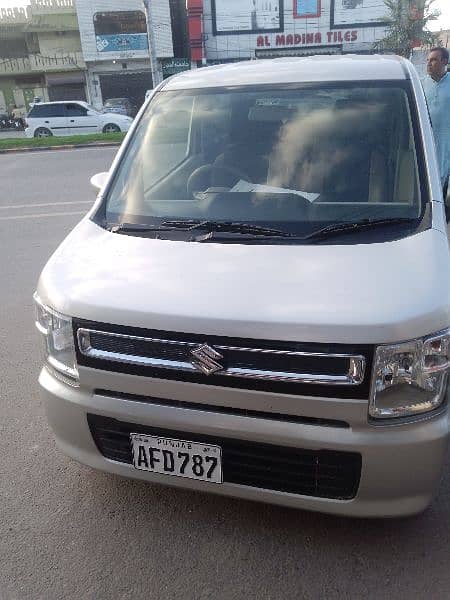 Suzuki Wagon R 2018 12