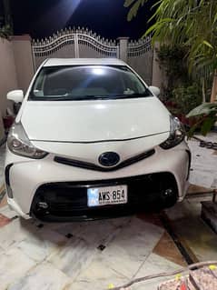 Toyota Prius Alpha 2018