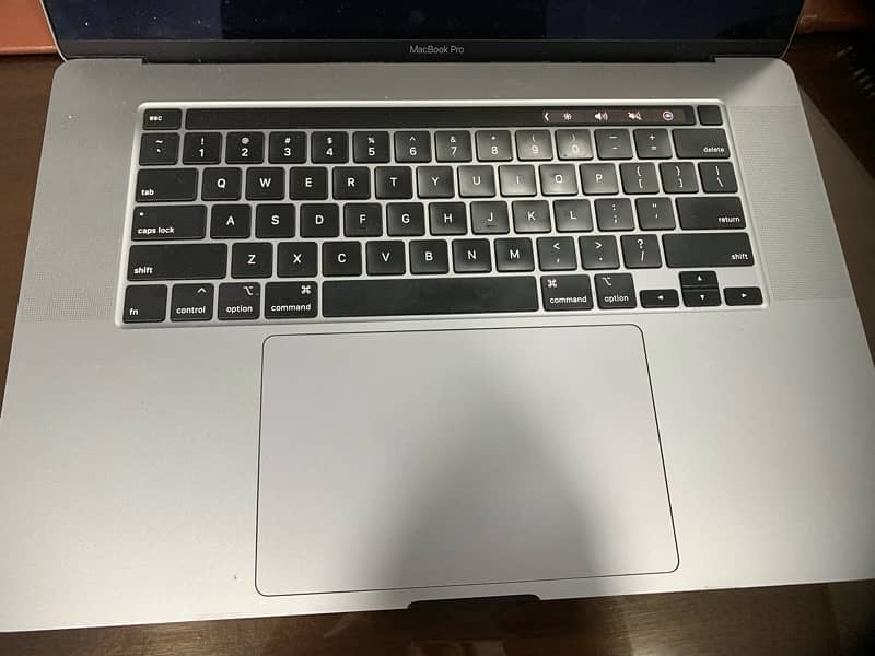 MacBook Pro 2019 i9 16 inch 1