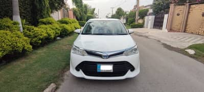 Toyota Corolla Axio Hybrid 1.5 2015