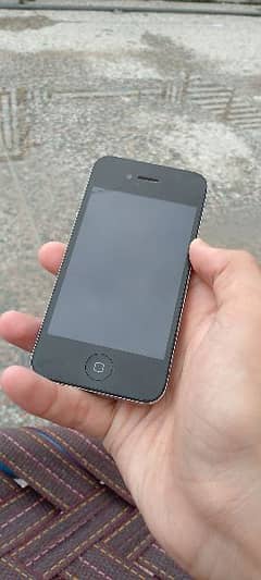 Iphone 4 PTA Approved 16GB Read Ad