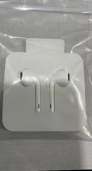 I phone 15 original handfree new 1