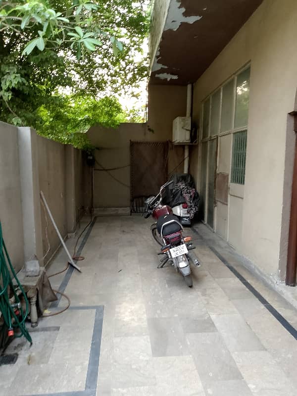 18 Marla Double Storey House In Awan Town Lahore 3