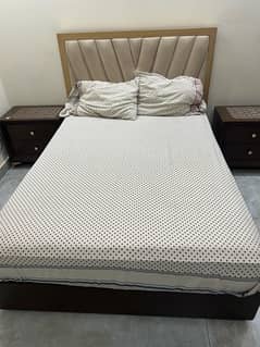 Bed with 2 Side Tables