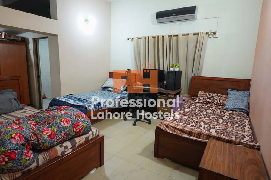 Comfortable and Affordable Hostel Accommodation in Model Town, Lahore 2