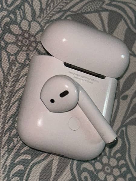 Airpods series 1 2