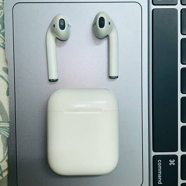 Airpods series 1 3