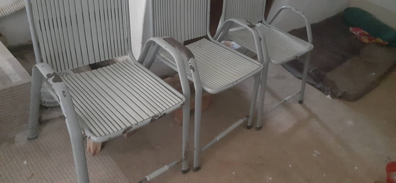 chairs 0