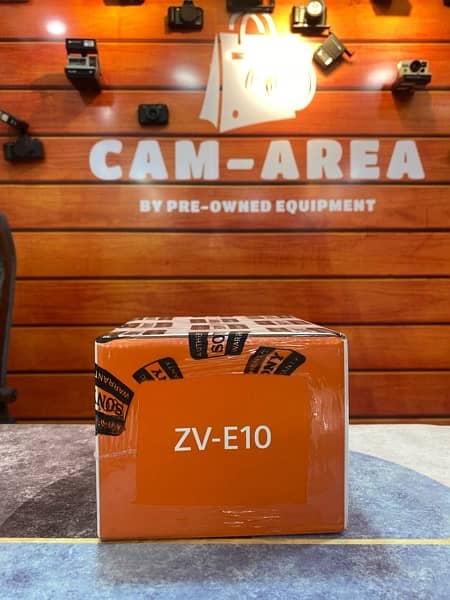 Sony ZV-E10 with Kit Lens 16-50mm F3.5-5.6 OSS 1