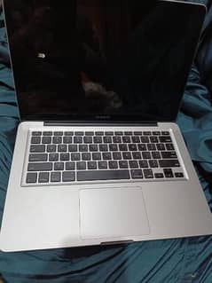 MacBook Pro i5