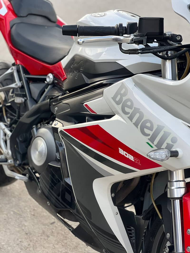 BENELLI 302-R (2018) MODEL 3