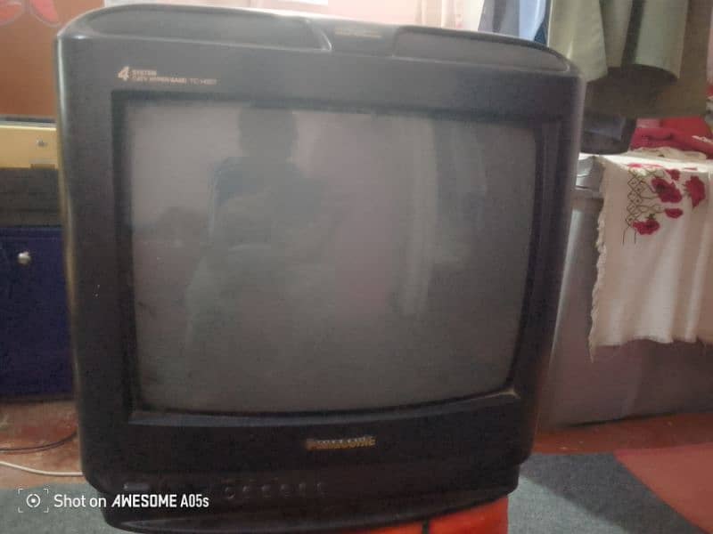 Panasonic colour TV 0