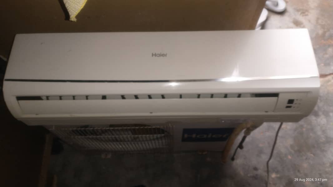 HAIER 1.5 ton running condition non inverter complete accessories 0