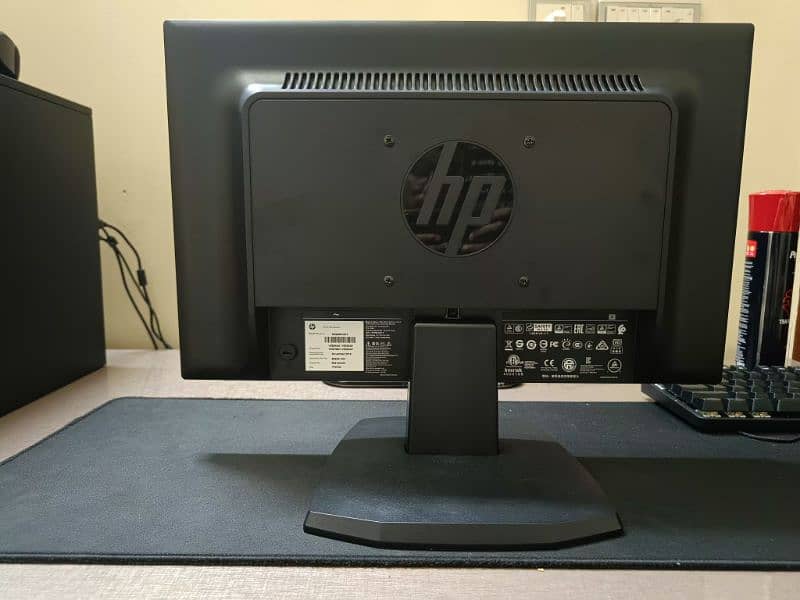 HP 194v 19 inches monitor 1